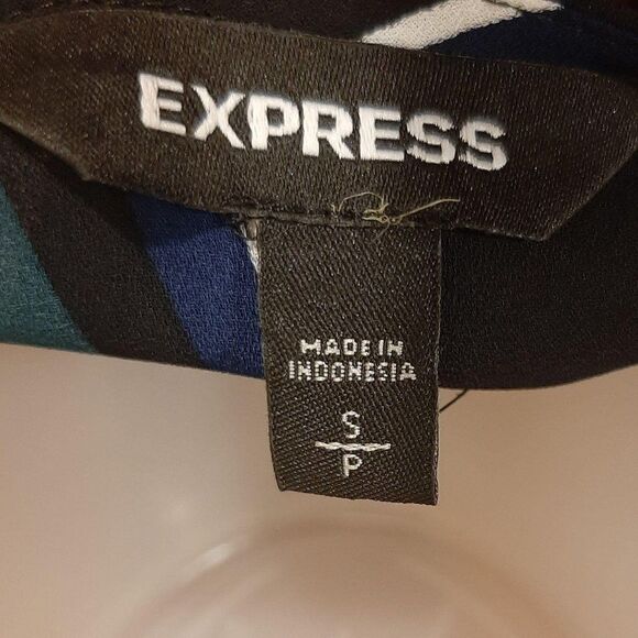 Express Pinstripe Wrap Top size Small NWT - Picture 7 of 7